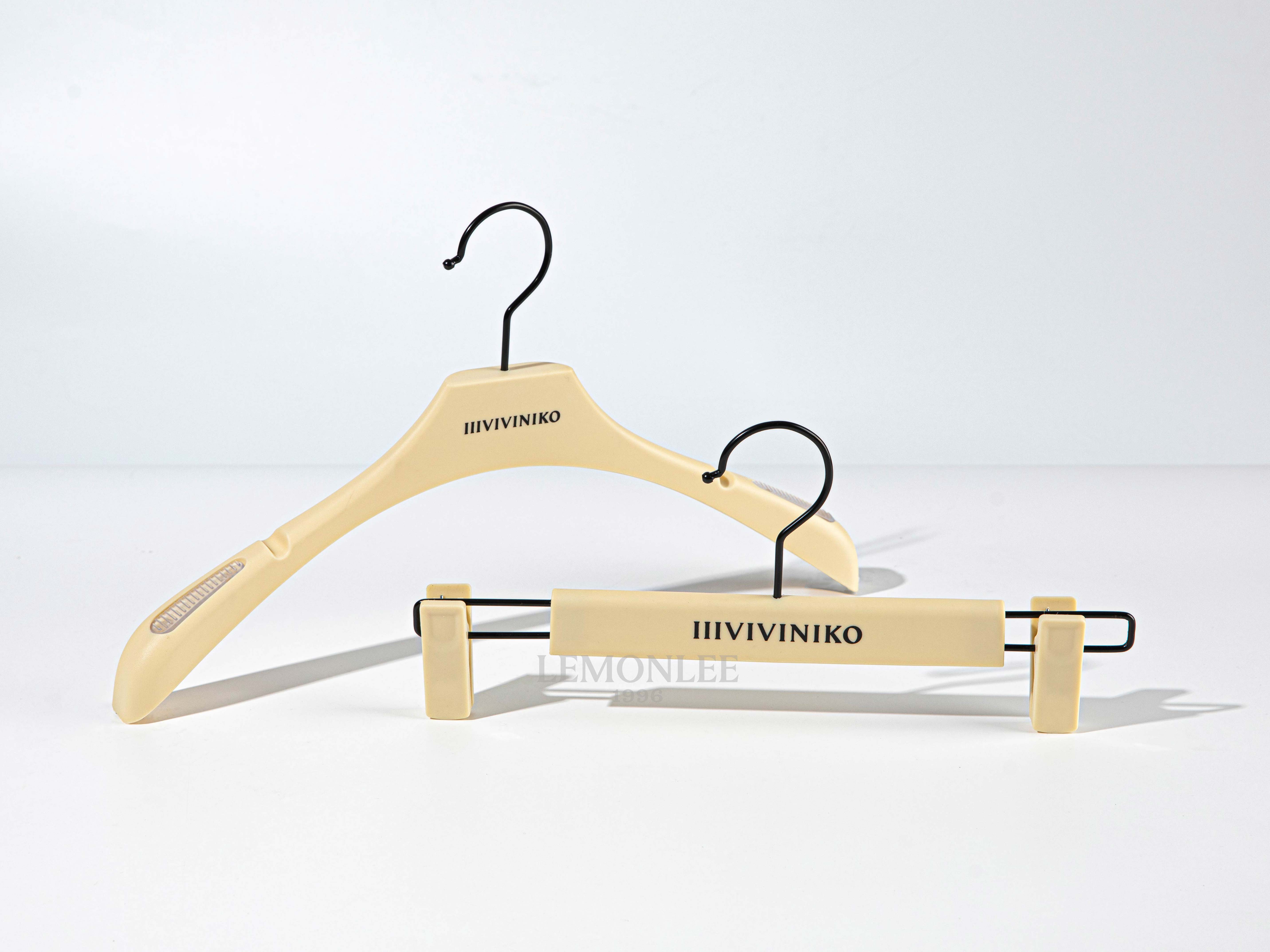 2023電商爆款塑料衣架